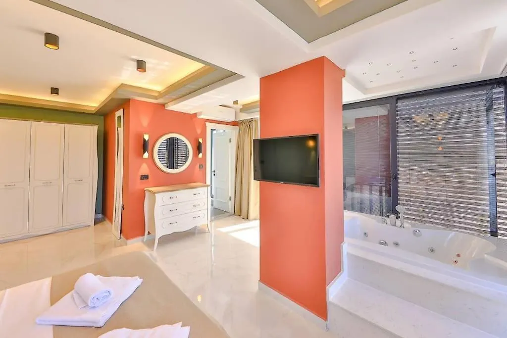 Willa Isitmali Kapali Havuzlu Fresco Fethiye