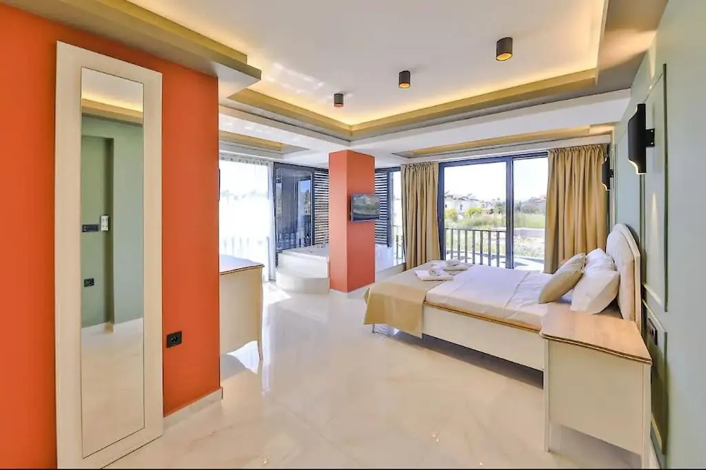 Willa Isitmali Kapali Havuzlu Fresco Fethiye