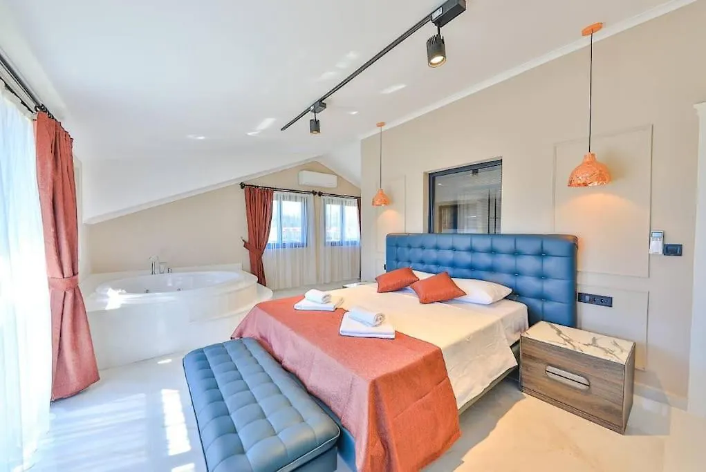 Willa Isitmali Kapali Havuzlu Fresco Fethiye